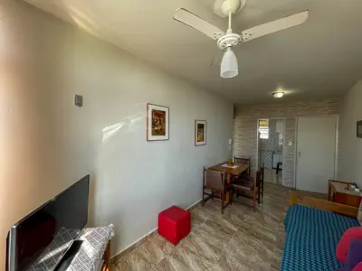 Apartamento - Alto com 1 quartos (sendo 0 suite(s)) a 200,00 metros praia.