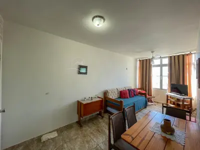 Apartamento - Alto com 1 quartos (sendo 0 suite(s)) a 200,00 metros praia.