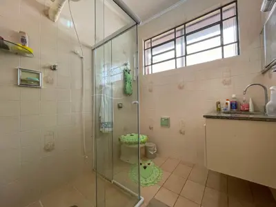 Casa - Térrea com 4 quartos (sendo 0 suite(s)) a 950,00 metros praia.