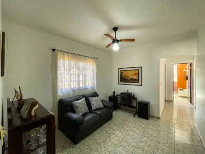 Casa - Térrea com 4 quartos (sendo 0 suite(s)) a 950,00 metros praia.