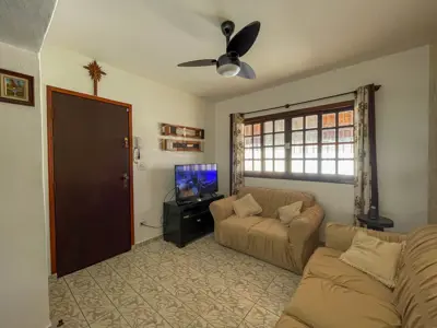 Casa - Térrea com 4 quartos (sendo 0 suite(s)) a 950,00 metros praia.
