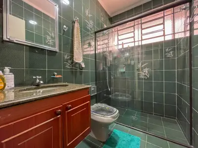 Casa - Térrea com 4 quartos (sendo 0 suite(s)) a 950,00 metros praia.