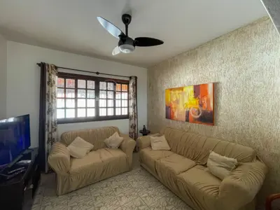 Casa - Térrea com 4 quartos (sendo 0 suite(s)) a 950,00 metros praia.