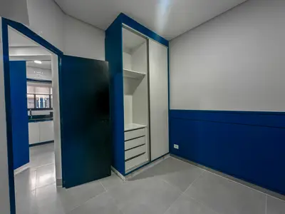 Apartamento - Amplo com 1 quartos (sendo 1 suite(s)) a 700,00 metros praia.