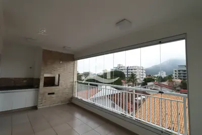 Apartamento - Alto com 3 quartos (sendo 2 suite(s)) a 550,00 metros praia.