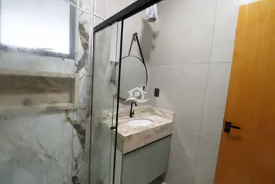 Casa - Térrea com piscina com 2 quartos (sendo 1 suite(s)) a 1500,00 metros praia.