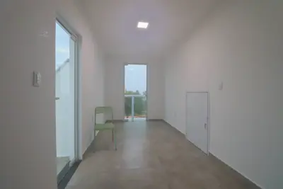 Casa - Sobrado com 3 quartos (sendo 2 suite(s)) a 100,00 metros praia.