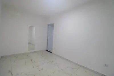 Casa - Sobrado com 3 quartos (sendo 2 suite(s)) a 100,00 metros praia.