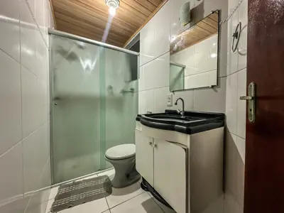 Apartamento - Amplo com 2 quartos (sendo 1 suite(s)) a 1000,00 metros praia.