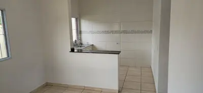 Casa - Térrea com 2 quartos (sendo 1 suite(s)) a 4300,00 metros praia.