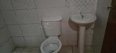 Casa - Térrea com 2 quartos (sendo 1 suite(s)) a 4300,00 metros praia.