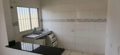 Casa - Térrea com 2 quartos (sendo 1 suite(s)) a 4300,00 metros praia.