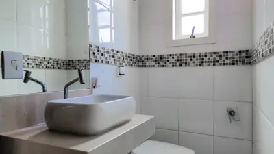 Casa - Sobrado com 4 quartos (sendo 4 suite(s)) a 100,00 metros praia.