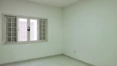 Casa - Sobrado com 4 quartos (sendo 4 suite(s)) a 100,00 metros praia.