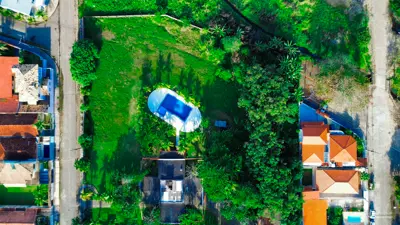 Terreno - Amplo com  quartos  a 300,00 metros praia.