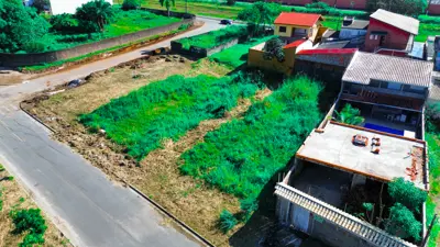 Terreno - Amplo com  quartos  a 950,00 metros praia.