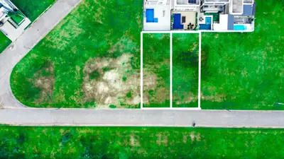 Terreno - Amplo com  quartos  a 3000,00 metros praia.