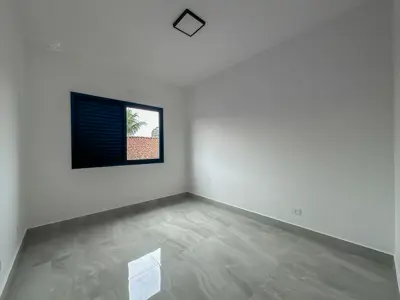 Apartamento - Alto com 2 quartos  a 600,00 metros praia.