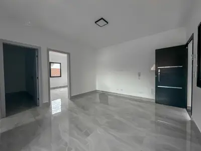 Apartamento - Alto com 2 quartos  a 600,00 metros praia.