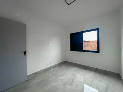 Apartamento - Alto com 2 quartos  a 600,00 metros praia.