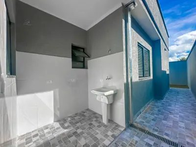 Casa - Térrea com 2 quartos (sendo 1 suite(s)) a 1200,00 metros praia.