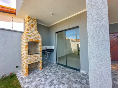 Casa - Térrea com 2 quartos (sendo 1 suite(s)) a 1200,00 metros praia.