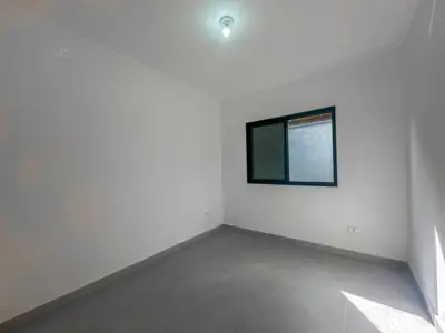 Casa - Térrea com 2 quartos (sendo 1 suite(s)) a 1200,00 metros praia.