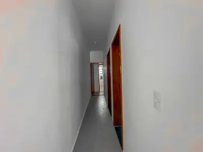 Casa - Térrea com 2 quartos (sendo 1 suite(s)) a 1200,00 metros praia.