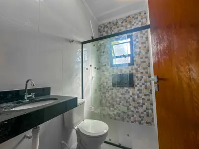 Casa - Térrea com 2 quartos (sendo 1 suite(s)) a 1200,00 metros praia.
