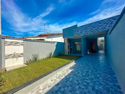 Casa - Térrea com 2 quartos (sendo 1 suite(s)) a 1200,00 metros praia.