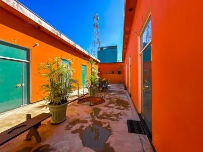 Kitnet - Ampla com 1 quartos (sendo 0 suite(s)) a 400,00 metros praia.