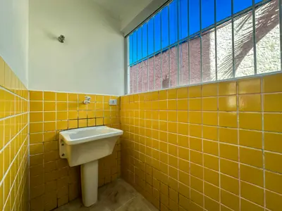 Kitnet - Ampla com 1 quartos (sendo 0 suite(s)) a 400,00 metros praia.