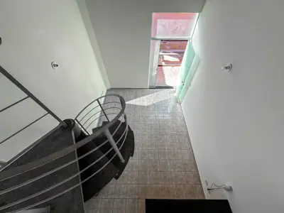 Kitnet - Ampla com 1 quartos (sendo 0 suite(s)) a 400,00 metros praia.