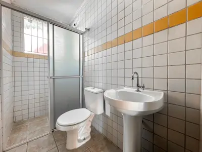 Kitnet - Ampla com 1 quartos (sendo 0 suite(s)) a 400,00 metros praia.