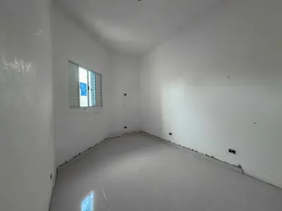 Casa - Sobreposta / baixo com 2 quartos (sendo 1 suite(s)) a 1500,00 metros praia.