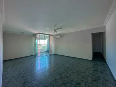 Apartamento - Alto com 3 quartos (sendo 1 suite(s)) a 400,00 metros praia.