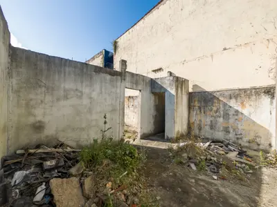 Terreno - Amplo com  quartos  a 1800,00 metros praia.