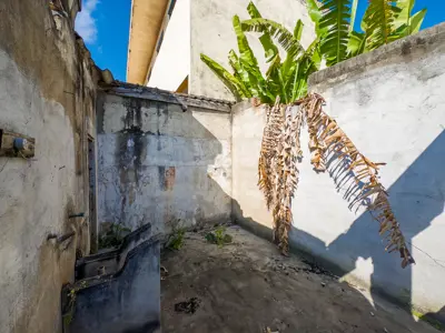 Terreno - Amplo com  quartos  a 1800,00 metros praia.