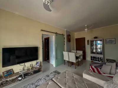 Apartamento - Amplo com 2 quartos (sendo 0 suite(s)) a 400,00 metros praia.