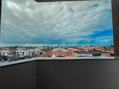 Apartamento - Amplo com 2 quartos (sendo 0 suite(s)) a 400,00 metros praia.