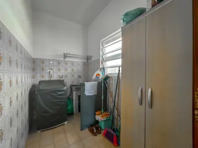 Casa - Térrea com 3 quartos (sendo 1 suite(s)) a 250,00 metros praia.