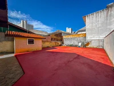 Casa - Térrea com 3 quartos (sendo 1 suite(s)) a 250,00 metros praia.