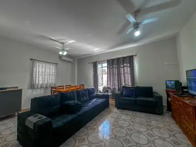Casa - Térrea com 3 quartos (sendo 1 suite(s)) a 250,00 metros praia.