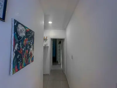 Casa - Térrea com Edícula com 3 quartos (sendo 3 suite(s)) a 400,00 metros praia.