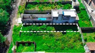 Terreno - Amplo com  quartos  a 1,00 metros praia.