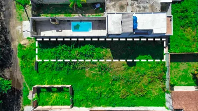 Terreno - Amplo com  quartos  a 1,00 metros praia.
