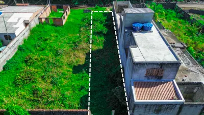 Terreno - Amplo com  quartos  a 1,00 metros praia.