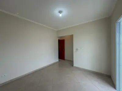 Casa - Sobrado com 4 quartos (sendo 4 suite(s)) a 1000,00 metros praia.