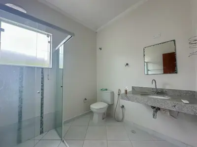 Casa - Sobrado com 4 quartos (sendo 4 suite(s)) a 1000,00 metros praia.