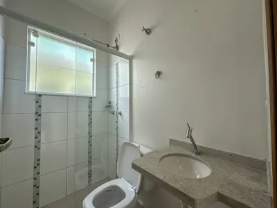 Casa - Sobrado com 4 quartos (sendo 4 suite(s)) a 1000,00 metros praia.